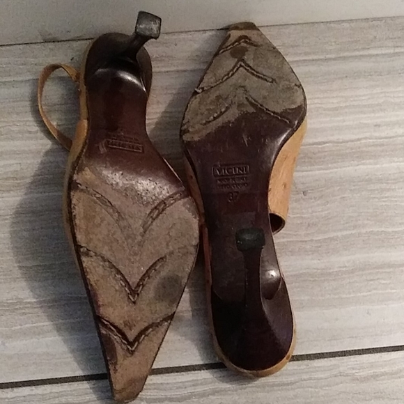 Women's Golden Tan Leather Osterich Sling Heel - Picture 3 of 5